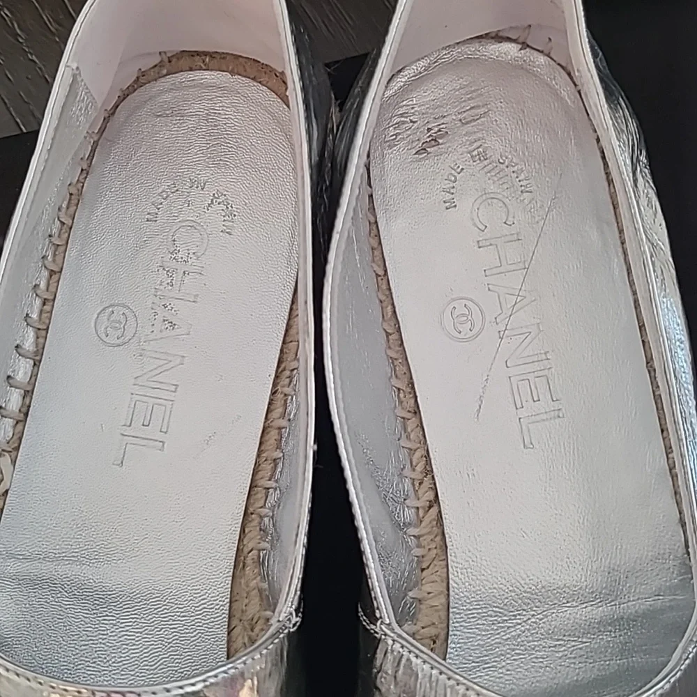 Chanel 19C Silver Laminated Leather CC Logo Double Sole Espadrille